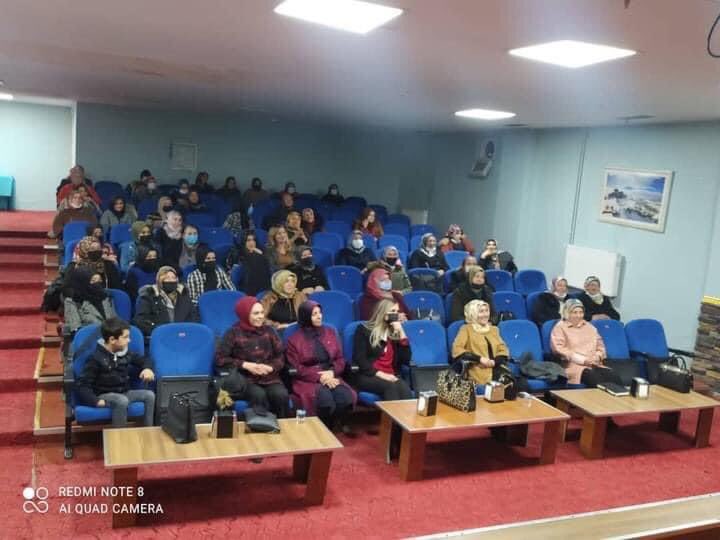 havvaduran65's tweet photo. İl kadın kolları AR-GE birim başkanımız Zerrin Alpaslan'ın düzenlemiş olduğu Sahne Üstü Hitabet ve Diksiyon Eğitimi ikinci dersimizi , il Kadın kolları yönetimi ve ilçe kadın kolları teşkilatlarımızın katılımıyla hocamız Aziz SAYDUT  tarafından gerçekleştirdik. https://t.co/C0VnsYKwvE