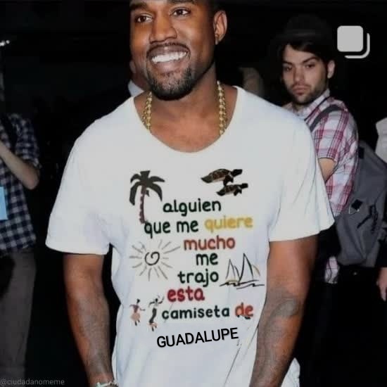 La camiseta que te traía la abuela de las excursiones.