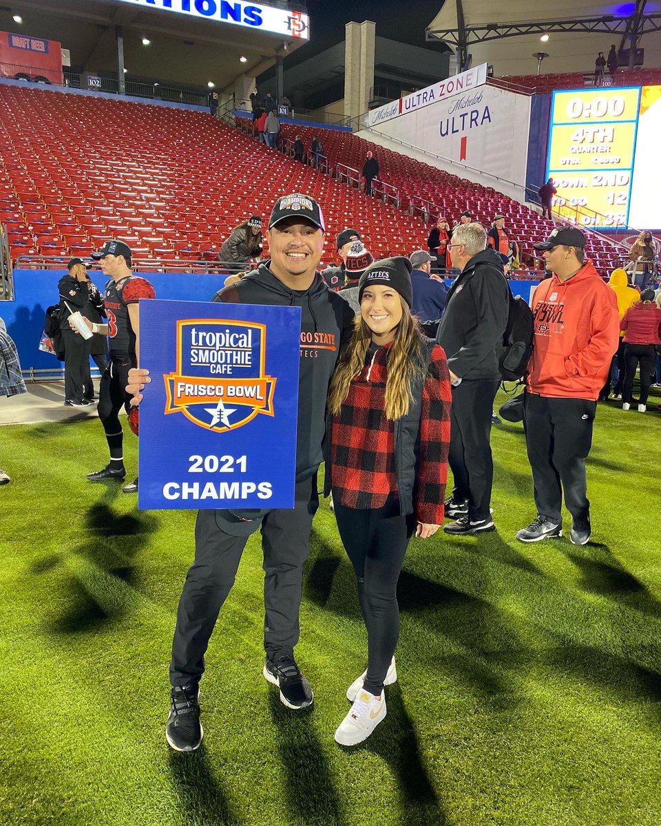 rubenpena_2's tweet photo. CHAMPS! @FriscoBowlGame https://t.co/E5YpoPf6zg