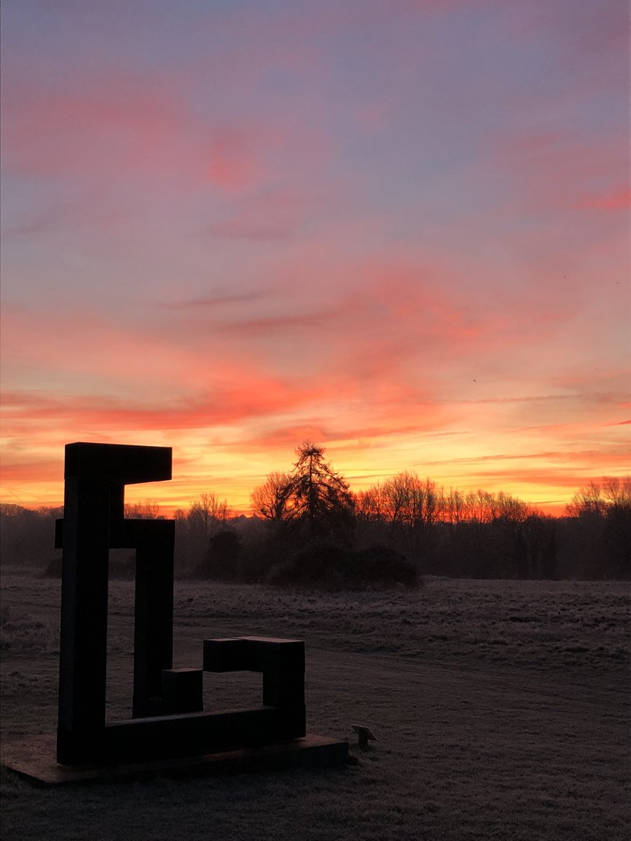Jabbafish's tweet photo. Another beautiful sunrise on a cold crisp morning at UEA #uea after starting work in BIO #biouea Appreciating the beauty of nature with all the uncertainty at the moment… https://t.co/9yNGAdf09G