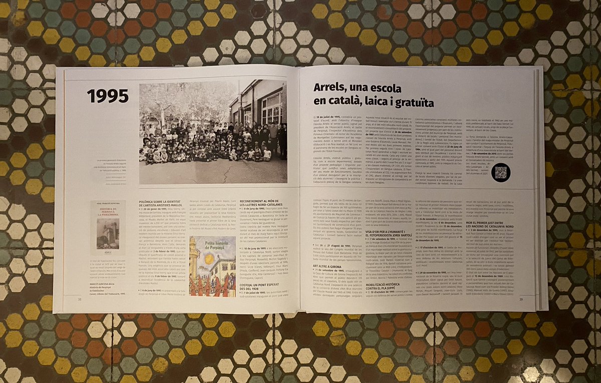 ArrelsCatNord's tweet photo. Entre avui i demà farem arribar el llibre d’#Arrels40Anys, un molt bon regal de Nadal, també al sud. De moment serà a aquestes llibreries:

👉🏻 BCN: @DocumentaBCN i la @ciutatinvisible.
👉🏻 Girona: @LLIBRERIA22
👉🏻 Perpinyà: @LlibreriaPerpi
 
I properament a més llibreries del país. https://t.co/m8K2tCceqe