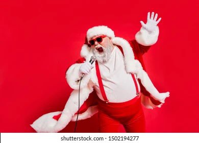 AyeehsaLiq's tweet photo. Make persin tell am say SANTA CLAUSE/FATHER CHRISTMAS no Dey open chest o. 

He shu DO WELL🙄🙄🚶‍♀️🚶‍♀️🚶‍♀️
He has no excuse to show bress📌📌

FOOD DRIVE WITH EMMANUEL
#EmmanuelXEmirates
#EmmanuelUmoh #EmmaRose https://t.co/0YtNJnBnpP