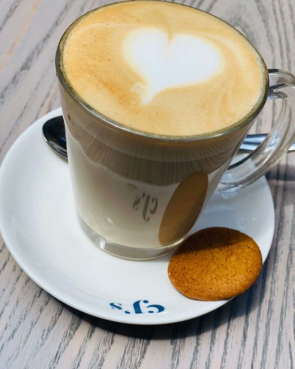 CJs__256's tweet photo. For those whose breakfast and anytime love is a cup of freshly made sizzling hot coffee, we have you covered.
Photo Credit: @-shukri_hassan | Instagram
#CJsCoffee
#BigBreakfast https://t.co/VyUjVO0Wik