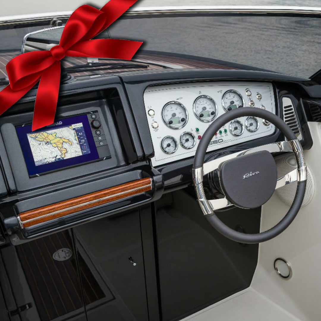 ExecutiveYacht's tweet photo. “The defining virtue of this marvellous creation is her remarkable versatility. Whether as your vessel of choice for excursions on the lake or the exclusive tender for your yacht , Iseo rises magnificently to any challenge.”
#12DaysofChristmas #12yachtsofchristmas #canada https://t.co/1nlZMpUE2w