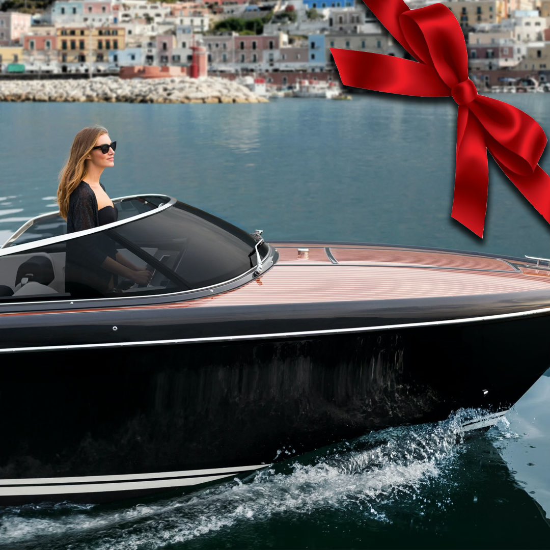 ExecutiveYacht's tweet photo. “The defining virtue of this marvellous creation is her remarkable versatility. Whether as your vessel of choice for excursions on the lake or the exclusive tender for your yacht , Iseo rises magnificently to any challenge.”
#12DaysofChristmas #12yachtsofchristmas #canada https://t.co/1nlZMpUE2w