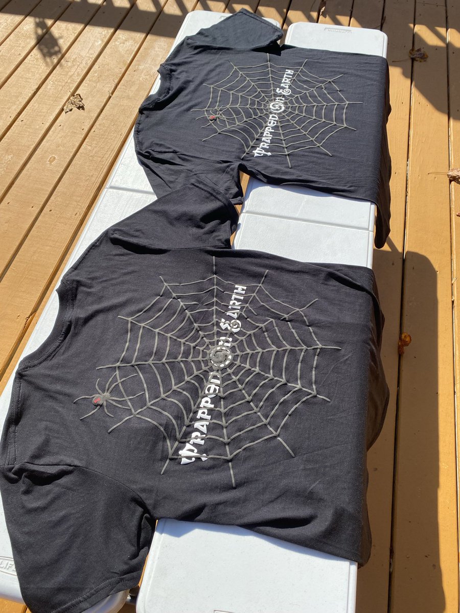 trappdonearth's tweet photo. Can you spot the differences? https://t.co/DgfGdgVYWX