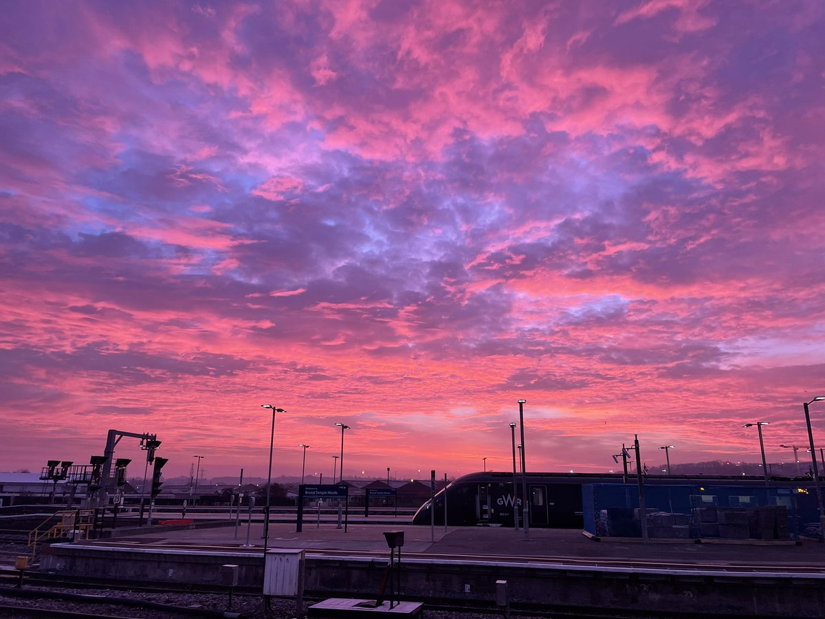 abcolley's tweet photo. @MarieIndge Bristol Temple Meads a few moments ago https://t.co/wv4ehcuS2y