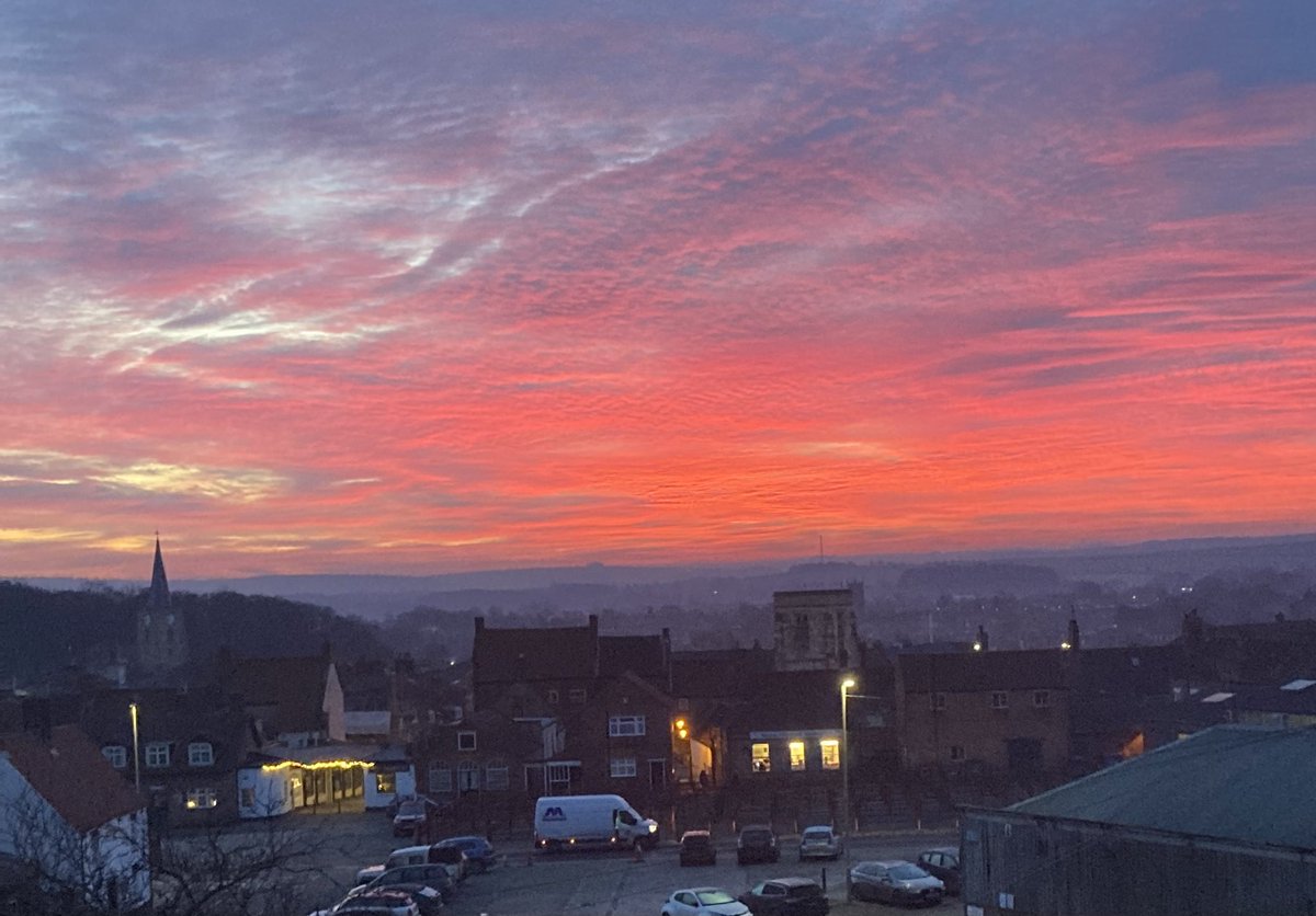 Malton is a bit pink and a bit frosty this morning, -1° @WeatherWolds @northyorkswx @WeatherAlex @JonMitchellITV @UKWX_ @UKWeatherLive @Willhide @juliatetley @theyorkmix