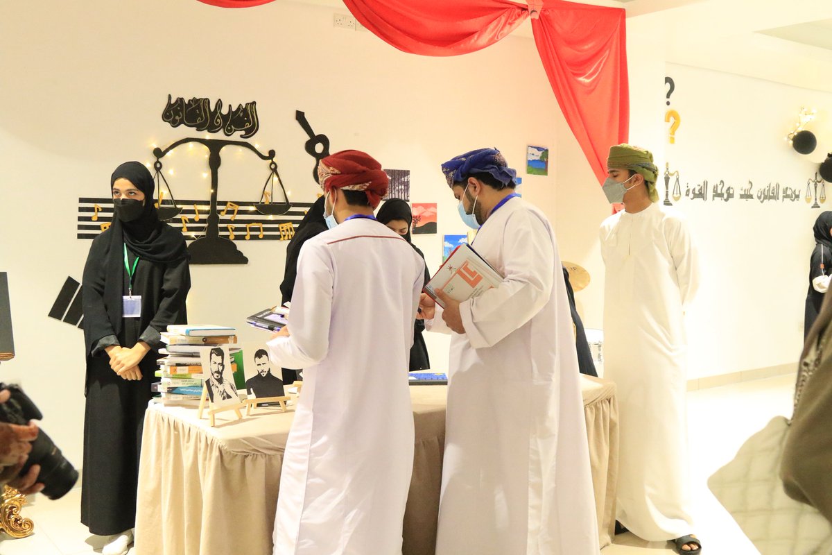 law_asu_'s tweet photo. مقتطفات من افتتاح معرض #عذرك_ما_معك
بمشاركة الضيوف مؤسسات التعليم الخاصة والحكومية

-🌟⚖️- https://t.co/xYAbaQ4CxT