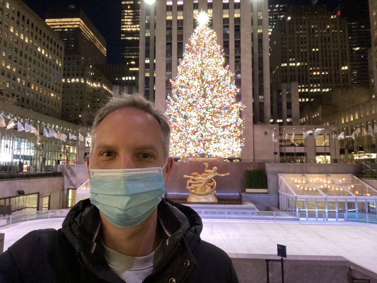 NewYorkCityDE's tweet photo. Frohes neues Jahr aus New York!
Ich wünsche euch allen ein gesundes und COVID-freies Jahr 2022.
-Eric https://t.co/gq74i4aaly