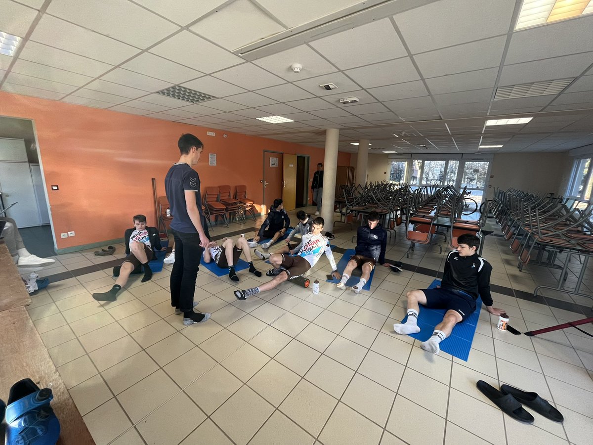 Ce matin, formation à l’auto-massage avec <a href="/Yann_Hole/">Yann</a>