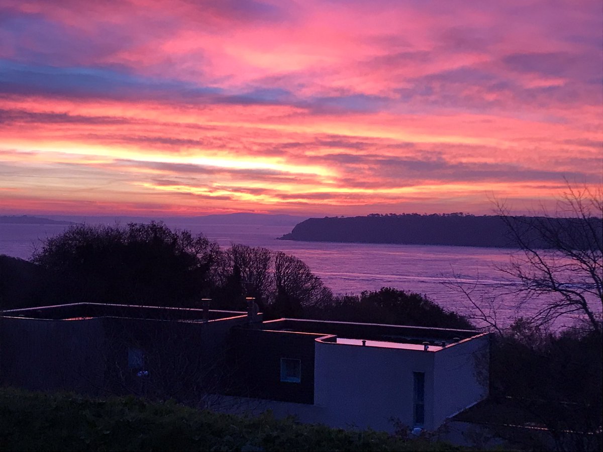 HadrianFantasy's tweet photo. Dernier jour de travail avant les vacances et accueilli de la plus belle des manières 🥰 #photooftheday #Bretagne #Brest https://t.co/cJTjRqrQji