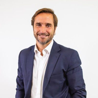 AebrandORG's tweet photo. @Antolin_Oficial @JANCORU "Tenemos que ser conscientes de que nuestro posicionamiento como #marca es clave para guiarnos en la nueva movilidad sostenible y acompañar nuestro proceso de transformación hacia una compañía más ágil y global" #InAntolin🏆#PremiosAebrand #Branding👇 https://t.co/lg3mQWimrh