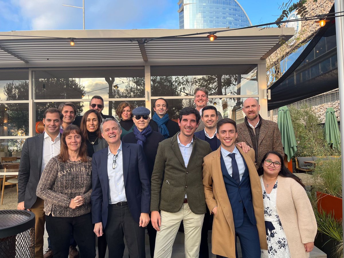 3CapitalRE's tweet photo. Comida de Navidad del equipo y colaboradores de 3 Capital aplicando todas las medidas preventivas a nuestro alcance.

Una comida y una sobremesa ideales para conocernos mejor, aprovechando que el equipo de la oficina de #Madrid y el delegado en #Portugal asistieron al evento. https://t.co/046dkTrdt9