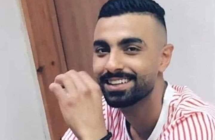 YZaatreh's tweet photo. سلطة العار تواصل نهجها.

مساء أمس؛ توفي الشاب أمير عيسى اللداوي، وهو من مخيم "عقبة جبر"، قضاء أريحا، متأثرا بإصابته جراء انقلاب مركبة كان يستقلها؛ رفقة نشطاء آخرين، بعد ملاحقتها من أجهزة أمن السلطة.

كان الشاب جزءا من موكب استقبال للشيخ شاكر عمارة، إثر خروجه من سجن الاحتلال. https://t.co/zvxmcj1vJH
