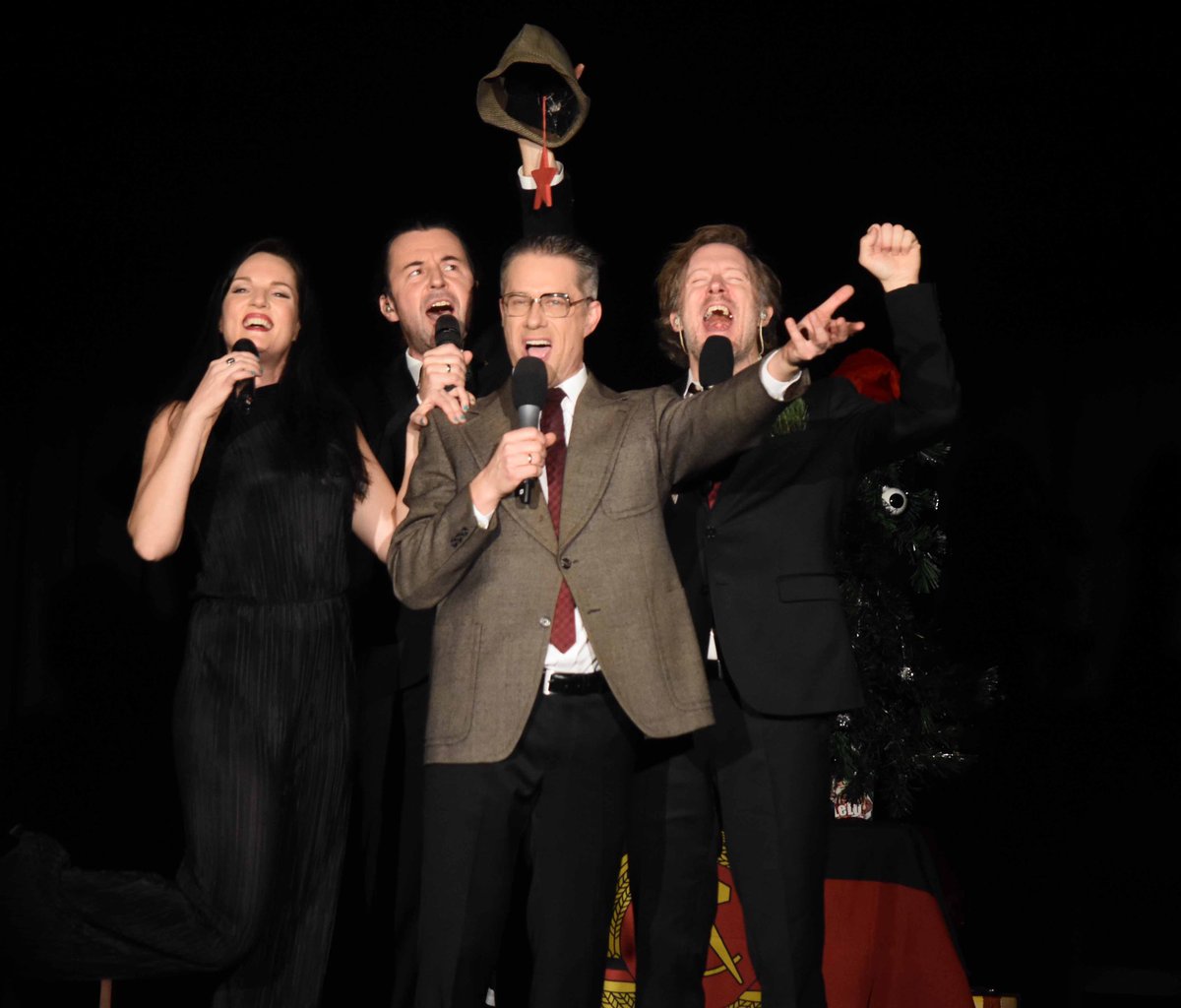 LaLeLuacappella's tweet photo. Heute in Alma Hoppes Lustspielhaus das letzte Weihnachtskonzert von LaLeLu für dieses Jahr!
#weihnachten2021🎅 #acapella #weilbaum🌲 #satire #LaLeLu #acappellamusic #weihnachtsprogramm #weilbaum #almahoppeslustspielhaus https://t.co/jfPoLYfqcI