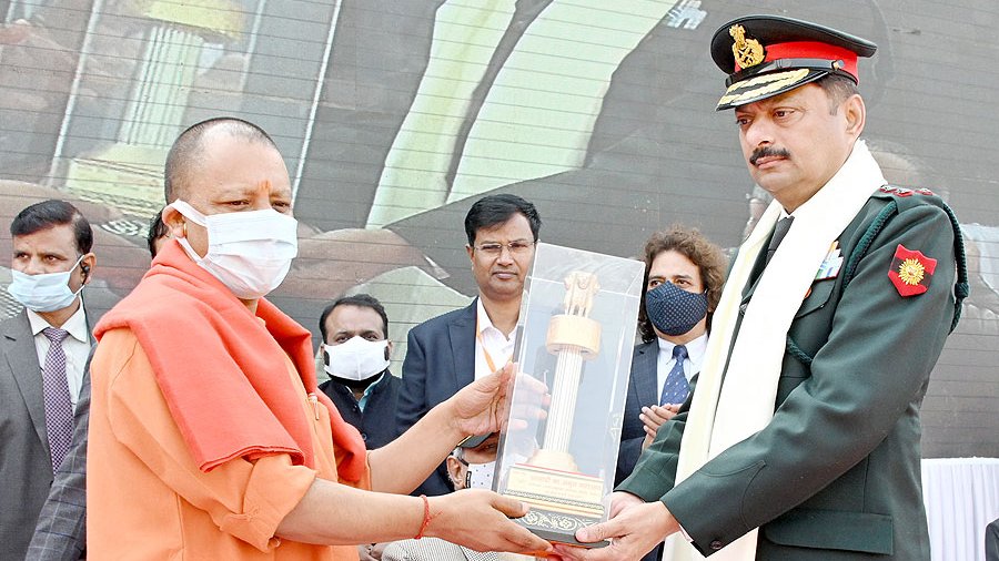 myogiadityanath's tweet photo. भारत की आजादी मांगने से नहीं मिली थी, इसके लिए एक लम्बा संघर्ष हुआ था। https://t.co/NN1y9OOAmF