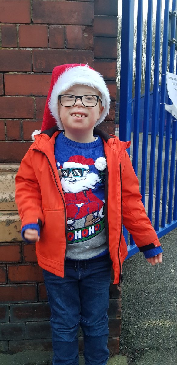 JackClaytonsWld's tweet photo. Last day of skool #HappyChristmas @vernonpark17 #Christmas2021 #inclusion #ablility #Downsyndrome https://t.co/UJXAqEAnaU
