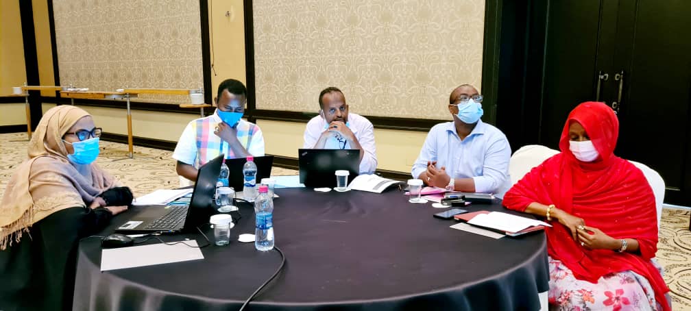 Le ministre de la santé Dr Ahmed Robleh Abdilleh a présidé l'atelier de restitution des résultats de l'enquête socio-économique sur les PVVS.