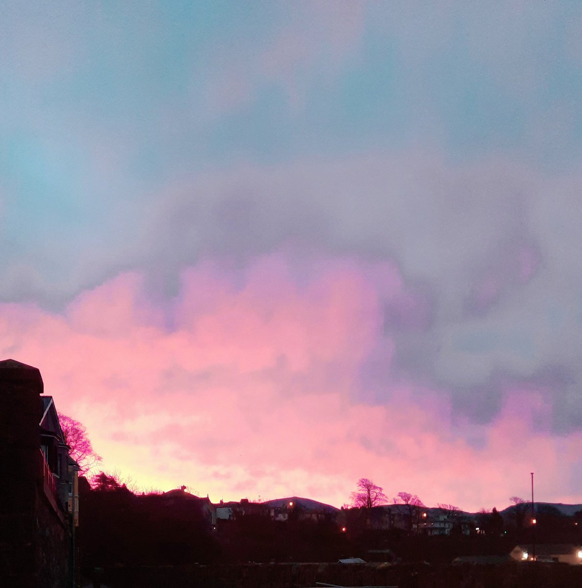 auldyth's tweet photo. We have turned the year!
#daysgettinglonger #Caernarfon https://t.co/VQRns0a23G