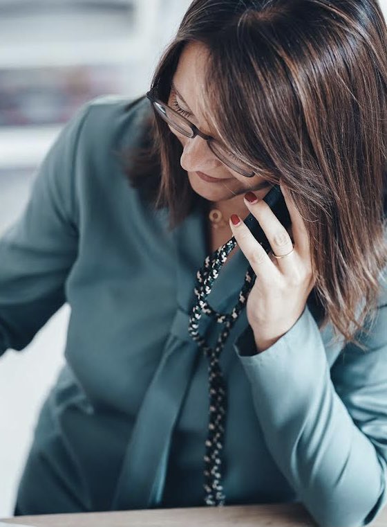 Mir ist jetzt schon 2 Mal passiert, dass ich ans Telefon gehe und intuitiv sage: „MHP Sarah Böning, schönen guten Tag“…15 Jahren Firmenzugehörigkeit haben ihre Spuren 🤣