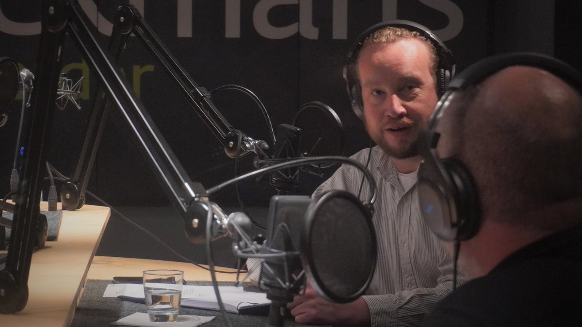 In #podcastovermorgen bij #readmylips sprak ik met  <a href="/HeidiVanTielen/">Heidi Van Tielen</a>  en @JorisDressel over bedrijfsorganisatie en #hybridwork. #HR #Management  #ThuisVoorDeel #SuitcaseOffice
 open.spotify.com/episode/3FaaO2…