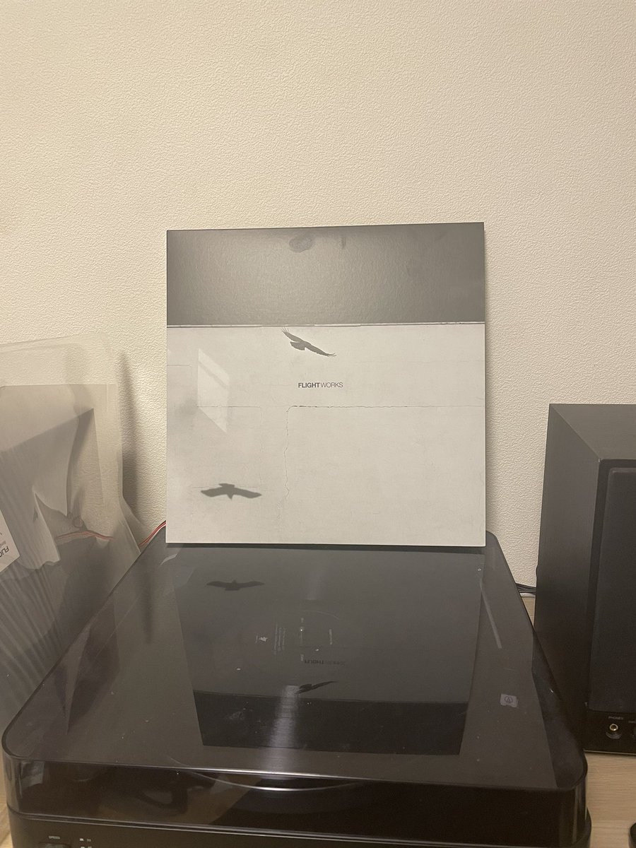 uchuuyarou's tweet photo. 昨日はomni sightを目当てにTheRoomに行きました。二年振りのomni sightは相変わらずドープでしたし、Flight WorksのLP  https://t.co/Njs9dRuR1d も買えたし、沖野修也氏はじめDJプレイも素敵で行けて良かったです。改めて自分の写真の下手さに驚いています。 https://t.co/fV14rPdOTv
