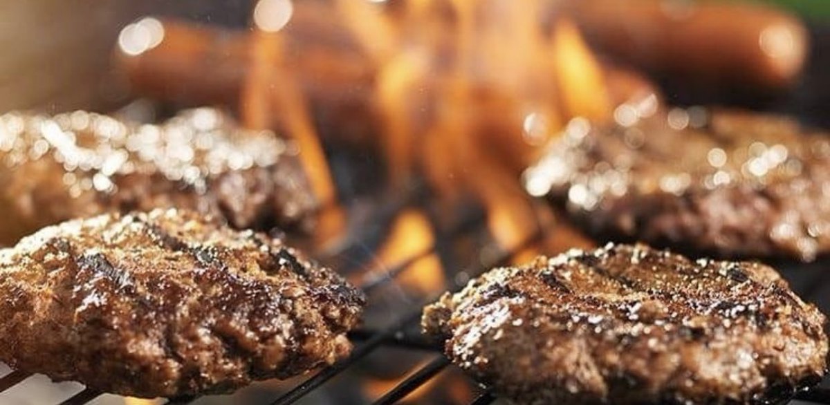 AlBustanAlAhsa's tweet photo. ماهو أفضل من الاستمتاع مع العائلة والأصدقاء في ليلة الشواء؟ انضم إلينا كل خميس للاستمتاع بأشهى المأكولات المشوية في مطعم البستان .

للحجز والاستفسار اتصل على ٠١٣٥٣٣٥٥٥٥
#ليلة #الشواء #مأكولات_مشوية #الخميس #الأحساء_انتركونتيننتال #bbq https://t.co/kJYbCj3Y99
