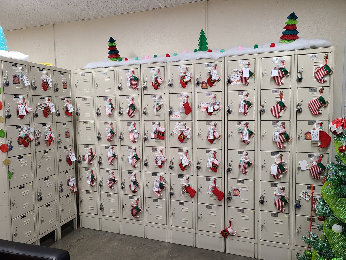 Day 9 Christmas "kisses" locker goodies! <a href="/terryquinlan13/">Terry Quinlan</a> <a href="/Tre_THD/">Tre Hearst</a> <a href="/DebraWa1299/">Debra Wallace</a>