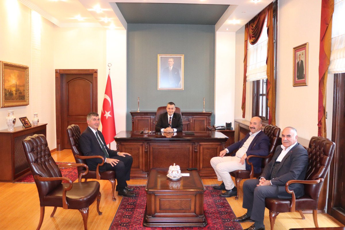 Gölbaşı’nda birlikte görev yaptığımız Balkar Belediye Başkanımız Sayın Orhan Orhan ve Belören Belediye Başkanımız Sayın Mahmut Turan ile Köseceli Belediye Başkanımız Sayın Kerim Durgut’a nazik ziyaretleri için teşekkür ederim. Birlikte Adıyaman Gölbaşı günlerimizi yad ettik.