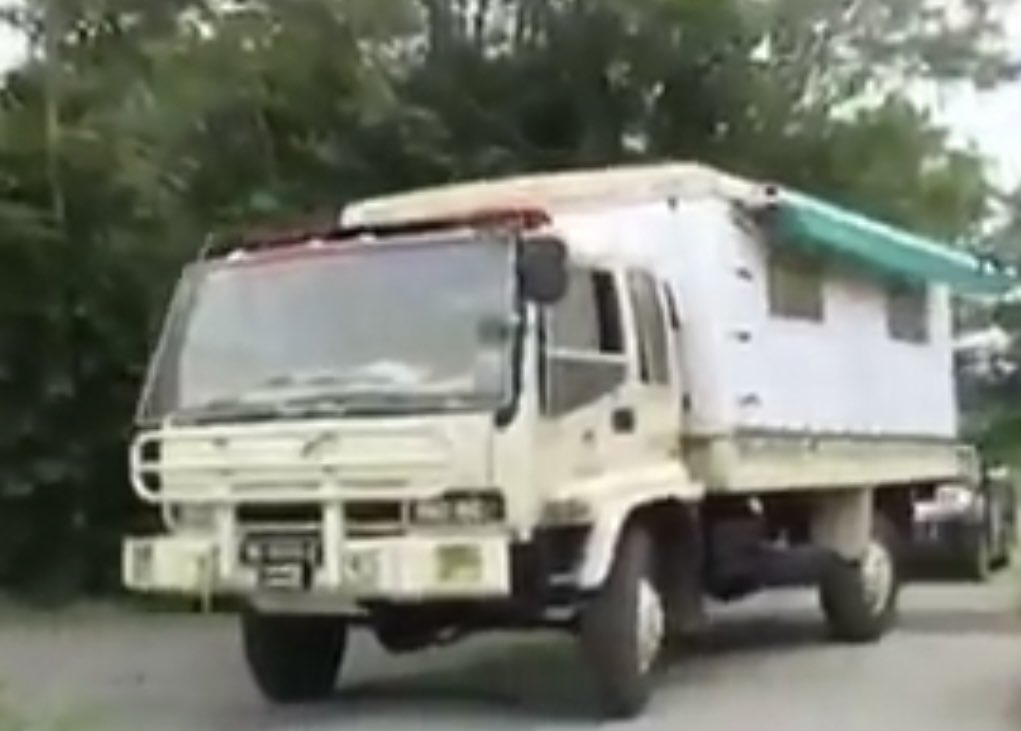 DGHisham's tweet photo. Alhamdulilah, Johor Disaster Medical Response Vehicle telah digerakkan ke kawasan bencana banjir di Negeri Selangor untuk memberi perkhidmatan kesihatan dan rawatan perubatan kepada penduduk setempat. https://t.co/cJYNSK9YCA
