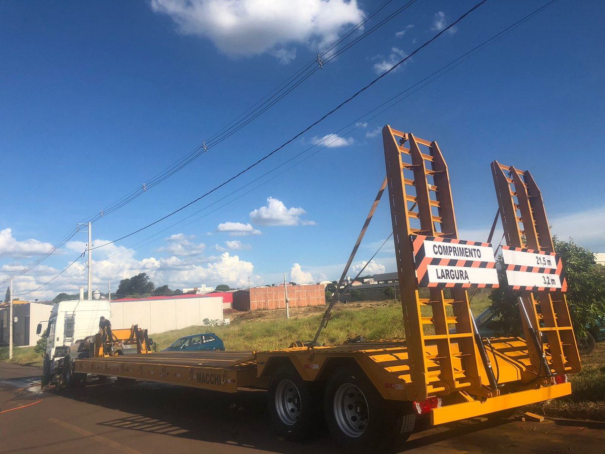 ruralvendas's tweet photo. MACCHI

Carreta Prancha Rebaixada Dois Eixos Alto Elevada.

  área útil 14 mts
  largura 3,20 
  pescoço 3 mts
  rampas com acionamento hidráulico 
  24 ganchos amarração
  sistema elétrico completo

(44)3639-6701
(44)9-8803-4836 ERIC

@macchiimplementosagricolas 
@ericvalentim https://t.co/AdyJ65D1M6