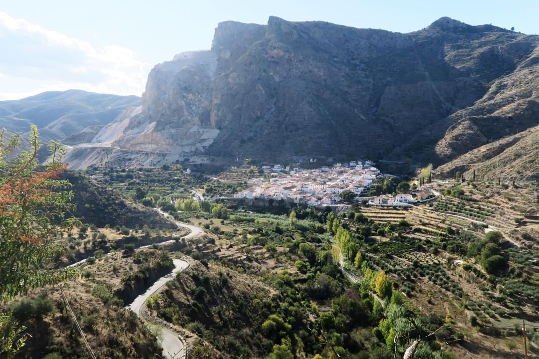 ¿Quieres escaparte unos días esta Navidad? En el interior de Almería hay lugares maravillosos para despedir el año de la mejor forma ⛰️ ¿Qué tal en la Sierra de los Filabres?🤗