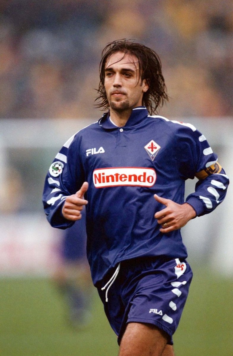 90sfootball's tweet photo. Gabriel Batistuta. https://t.co/XvA0TjfXT6