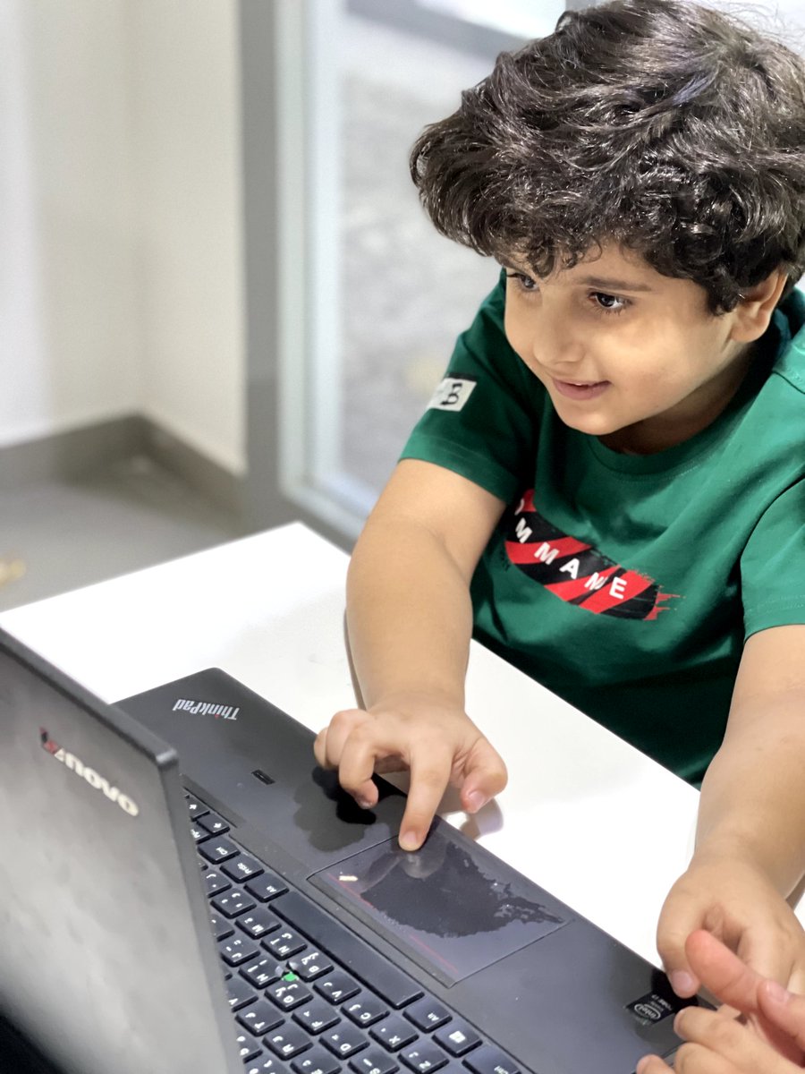 centillion12's tweet photo. المبرمج الثري بيل غيتس🖥️ فبالرغم من ذكائه إلا أنه احتاج عشرة ٱلاف ساعة لصيبح أحد أثرياء العالم 🪙💰 #cent #سنتيليون_كود https://t.co/Pn3lGQyucR