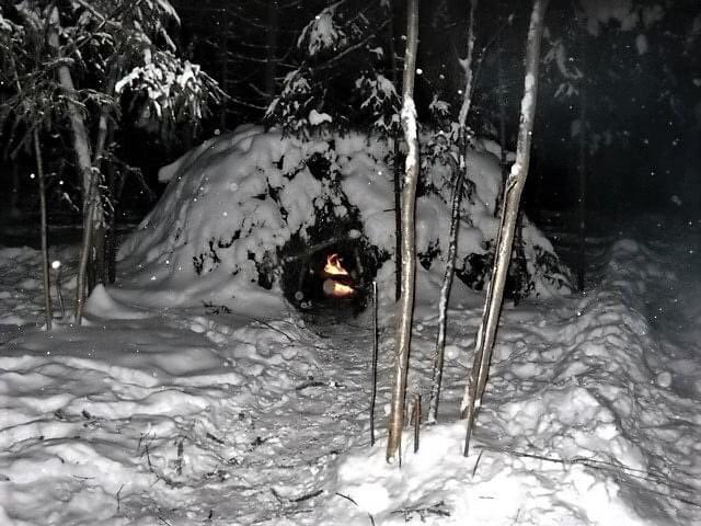 Зимний Шалаш В Лесу