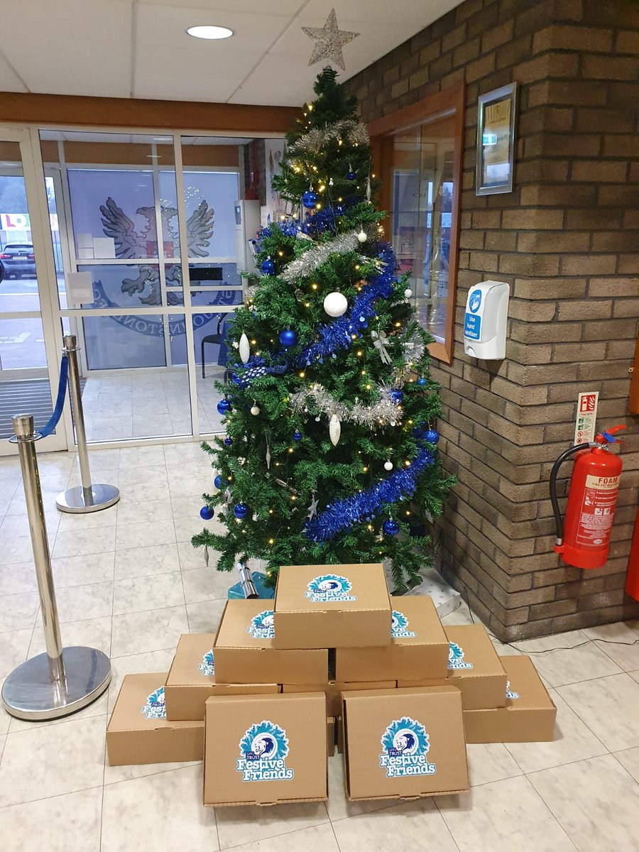 🎁| The Community Trust and <a href="/StJohnstone/">St. Johnstone FC</a> have been packing <a href="/SPFLTrust/">SPFL Trust</a> Festive Friends hampers all morning and a team of drivers are currently out &amp; about bringing Christmas cheer and joy into the homes of elderly people across Perth &amp; Kinross!

Kindness never mattered more.