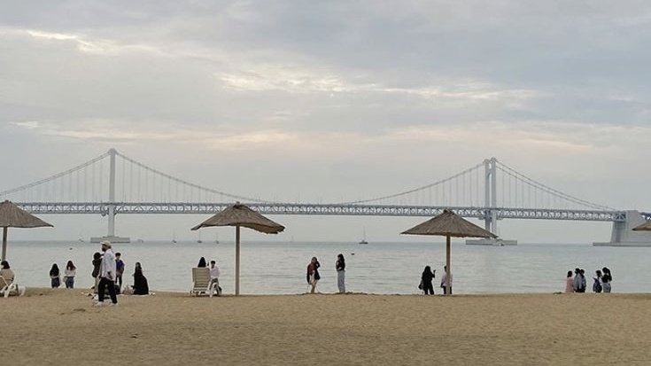 I' (@moodyonmoon) on Twitter photo 