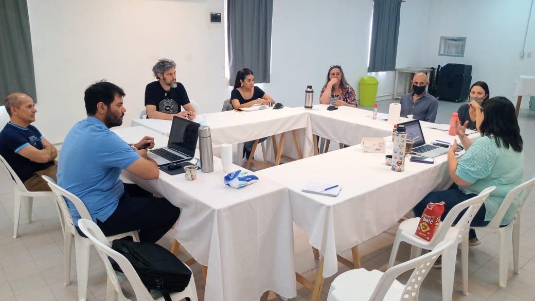 RMConfluencia's tweet photo. Municipios de la RMC se reunieron para trabajar en el fortalecimiento institucional 
https://t.co/ojsOpQjKqy https://t.co/wR1s4RVMqE
