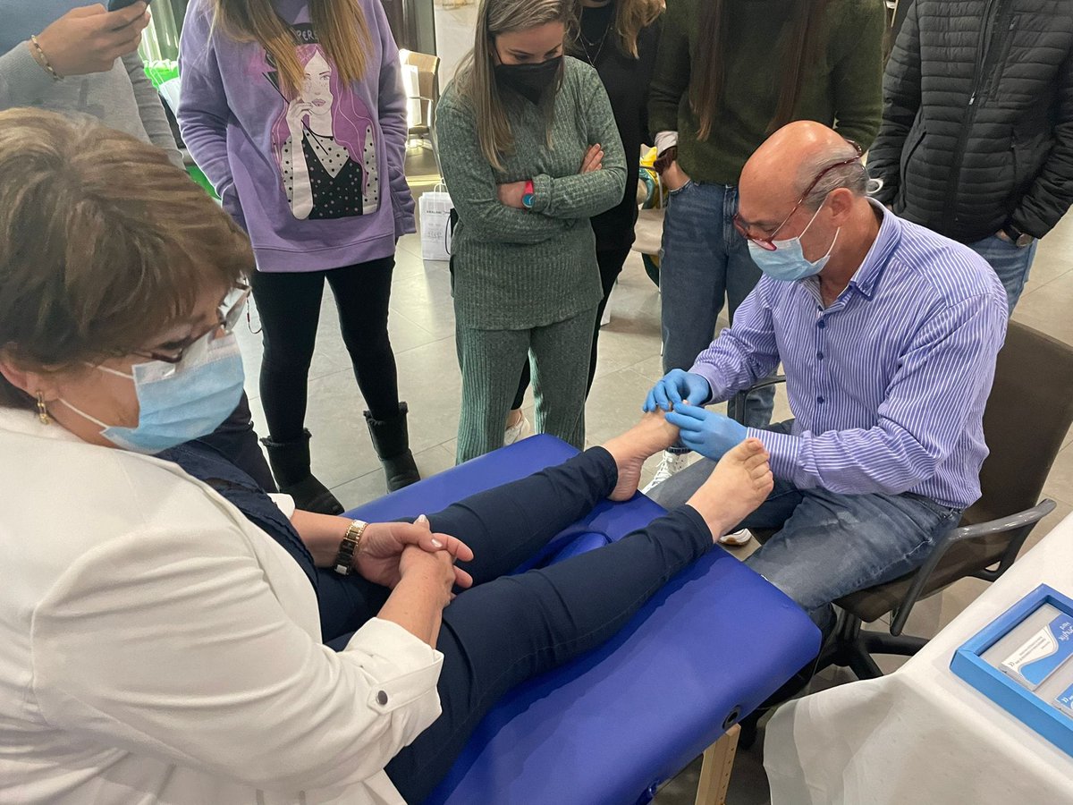PodologosAstur's tweet photo. 🤓 El sábado disfrutamos de un taller práctico de uñas gracias a @AbalonAllpresan , impartido por el Dr. Bernardino Basas.
🥼👣 Ha sido un auténtico placer tenerlo de nuevo con nosotros y esperamos tenerlo pronto de vuelta 😉
#ColegiodePodólogosAsturias #Podología #Onyfix https://t.co/b2MNddCspL