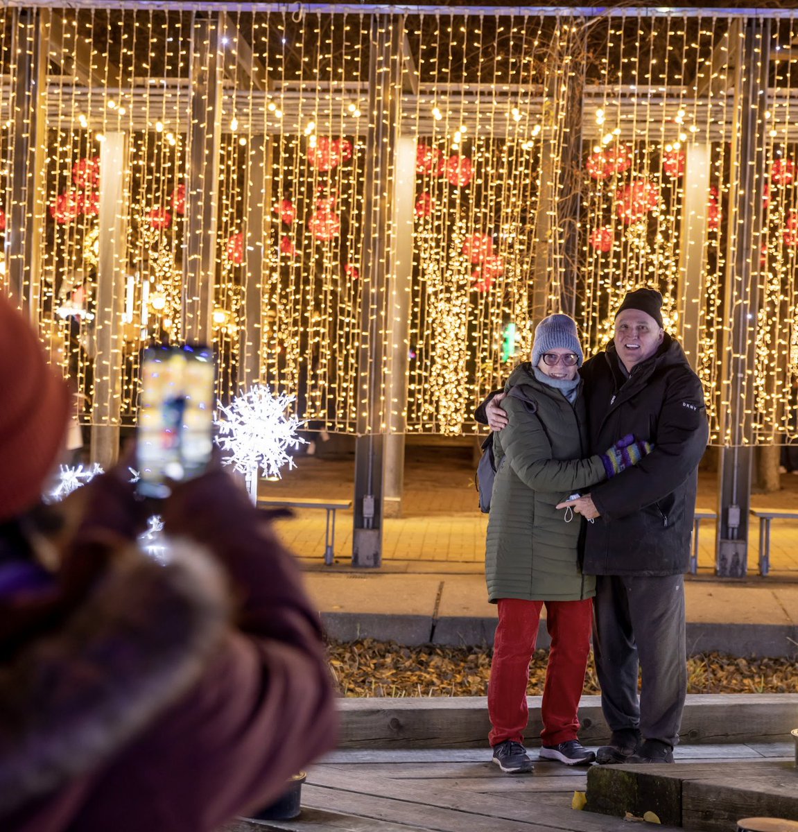 BloorYorkville's tweet photo. Visit us this week to experience #HolidayMagic21! 💫
There are hundreds of lights and so many amazing local businesses to experience. PLUS, tomorrow is the last day to experience The Bloor-Yorkville Traditional Carollers between 12–3 pm.
#ExploreBY #BYTime #ShopBY https://t.co/p3BKF7A3jh