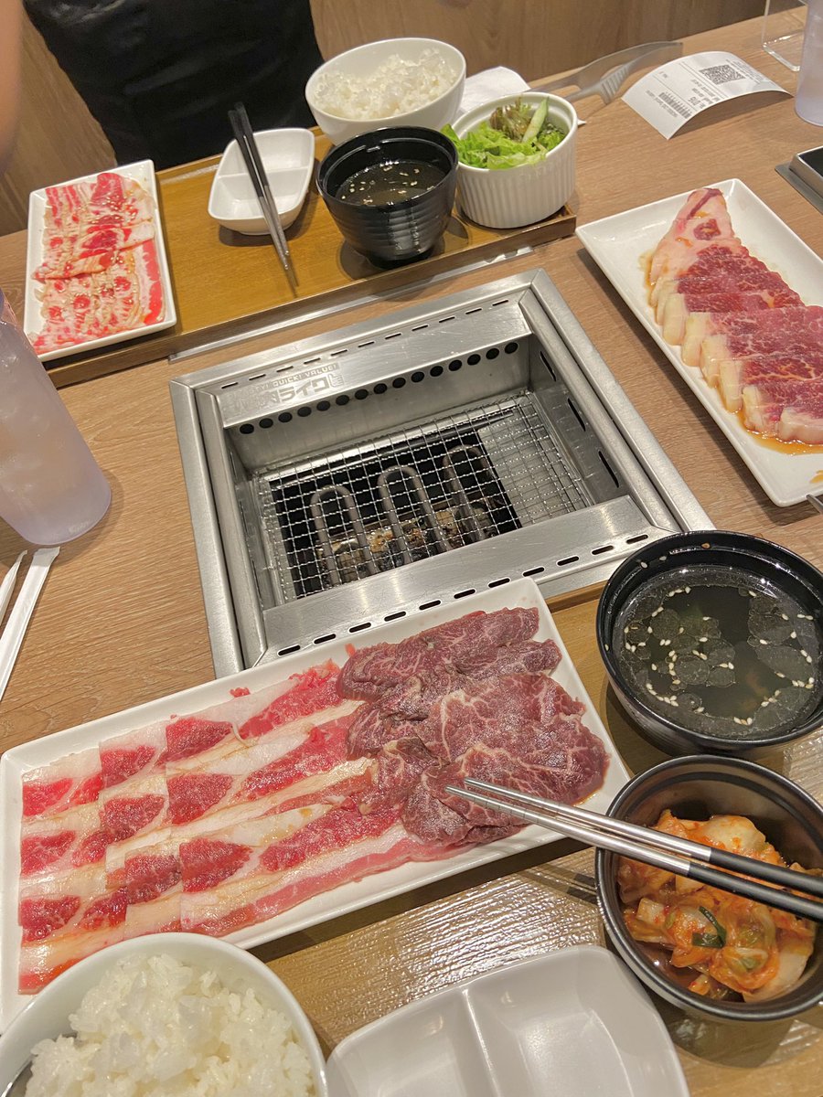 JijiNFT's tweet photo. yakiniku like just opened in my country🎉!! วันนี้ไปเซนลาด เพื่อนเลยพาไปกินค่ะ อร่อยมากกกกกๆๆอร่อยทุกอย่าง เนื้อนู่มมม น้ำซุปสาหร่ายแบบที่ชอบ น้ำจิ้มก็ดีย์ ราคาก็เป็นมิตรด้วย 🤤🥩🥩🥩 https://t.co/q63IK0A6pP