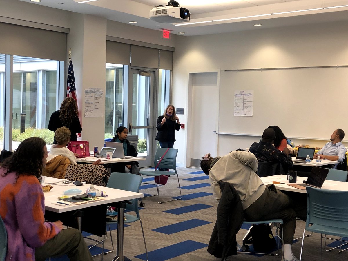 storiesofac's tweet photo. On Saturday, we facilitated the 2nd Community Reporter training on Stockton’s AC Campus! With a focus on journalism best practices, the cohort discussed restorative narrative, shared collective news values, and learned techniques to tell stories with a punch!
#DiscoveryDecember https://t.co/7MlDNaXWsk