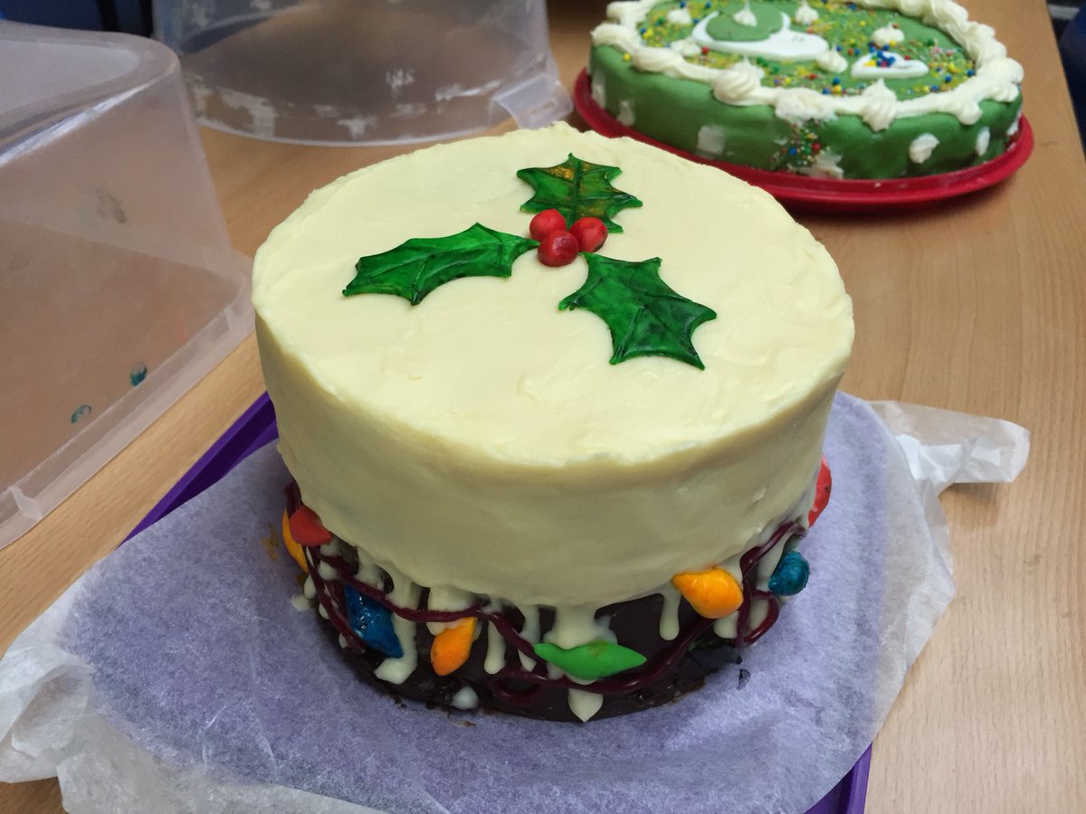 GlenwindT's tweet photo. Our students showed off their baking talents in an inter house baking contest @GlenmoorAcademy @WintonAcademyUL https://t.co/ZlTfLa5H3k