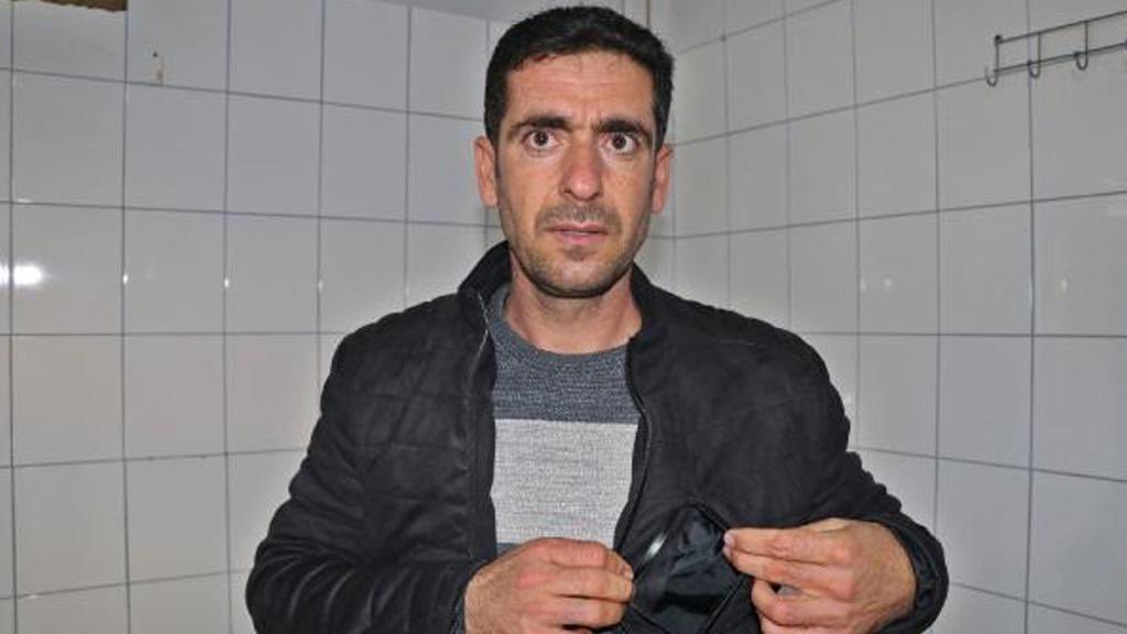jurnalhabertr's tweet photo. 🗣Diyarbakır'da, 17 Aralık'ta 10.000 doları çalınan ve zanlıların yakalanmasıyla parası kendisine teslim edilen vatandaş:

"Dolar düştü, 60 bin lira zararım var. Hırsızlar zararımı karşılasın." https://t.co/Sk4adswXeT
