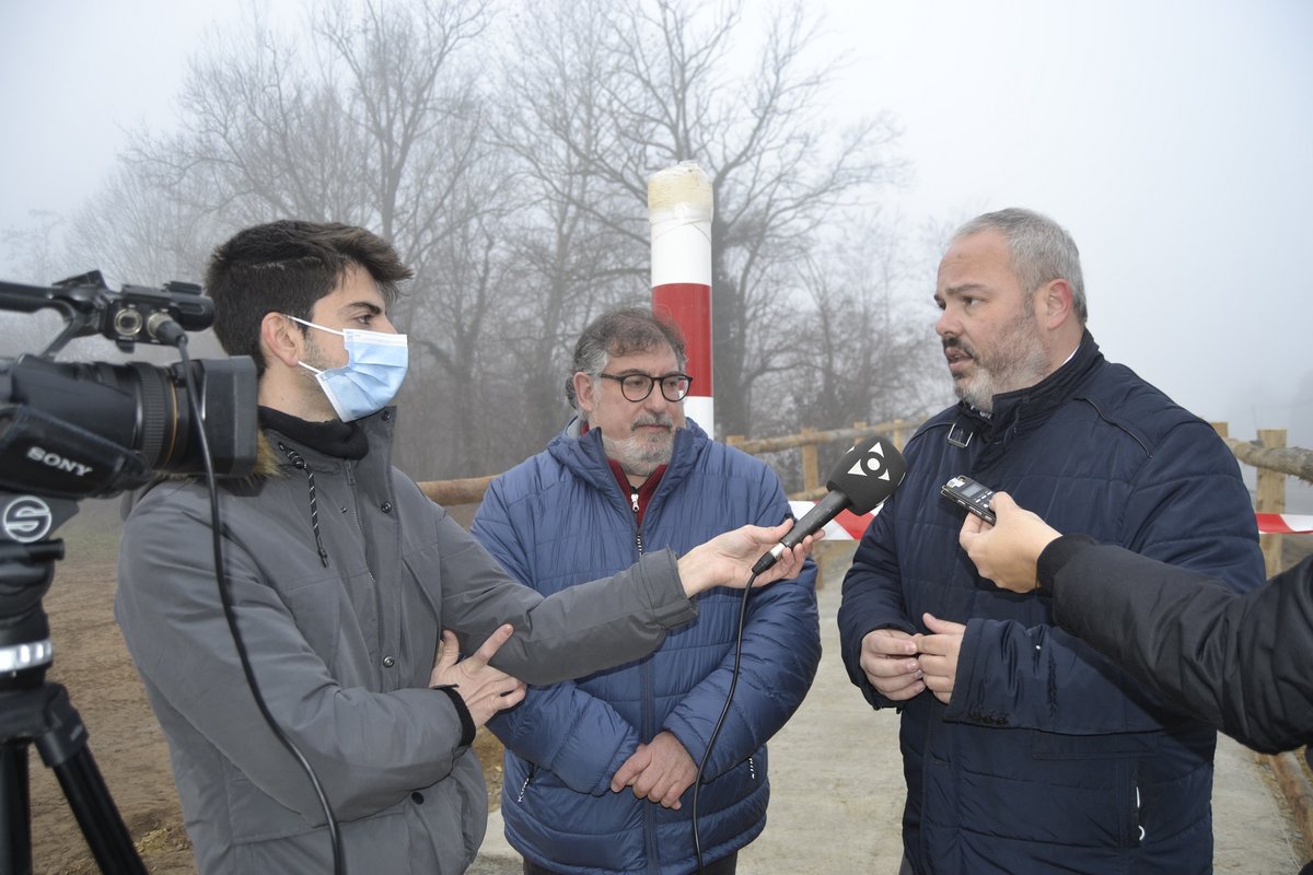 DiputacioGirona's tweet photo. 📣Eduard Llorà: "Les #viesverdes són infraestructures base perquè els principals usuaris són la gent dels municipis i els veïns ho demanen. En aquest cas de #VallBas, la mobilitat no és només entre municipis, sinó a dins". https://t.co/afxqeqvjKt