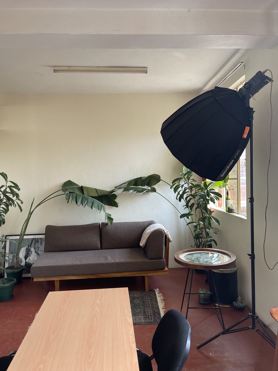 william_kaen's tweet photo. Studio visits and art talks during the shoot sessions for The Who We Are collection by @obscuradao on @withFND . Can’t wait for you all to see this; 100 photographers and 600+ NFT community members from all over the world. https://t.co/XGQuyjoUu0