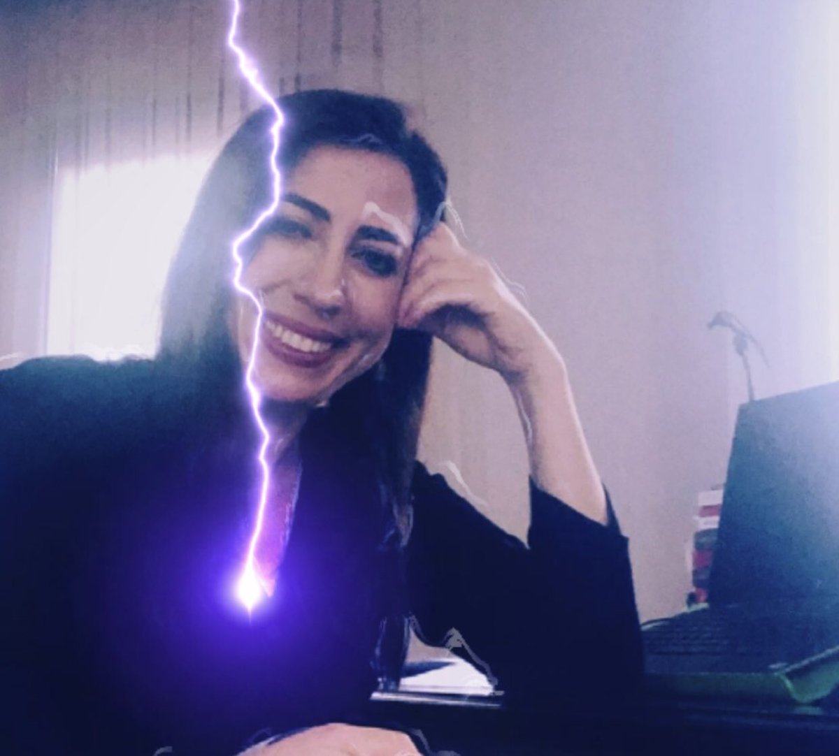 Işık da neymiş, benim gözlerimden lazer çıkıyor bu sabah☺️