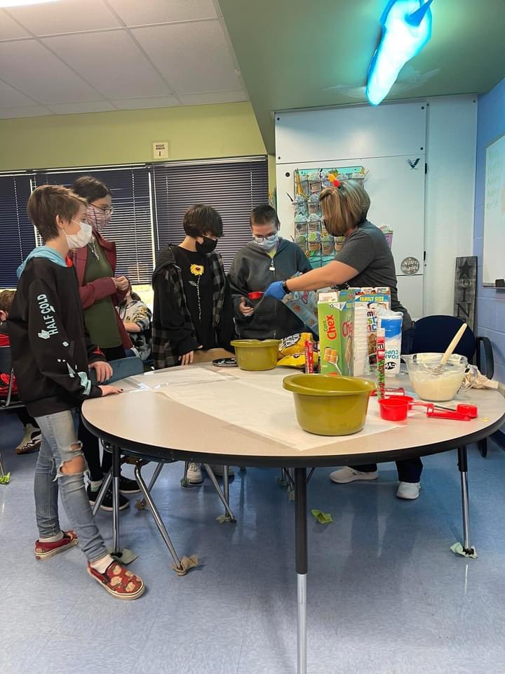 Bellamy_Rome's tweet photo. Mrs. Pogo and Ms. Muttillo’s kiddos mixing up a fun holiday treat while practicing some fractions . Looks yummy 😋 https://t.co/aSoWOROb50