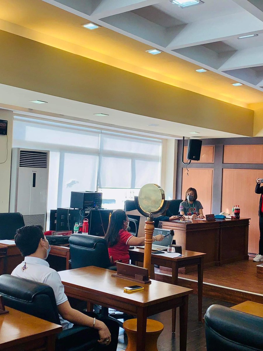 ricarenriquez's tweet photo. 22 December 2021 Special Session of the Valenzuela City Council. Additional Assistance to the victims of Typhoon Odette. ###VCARES https://t.co/h07kibDn0Y